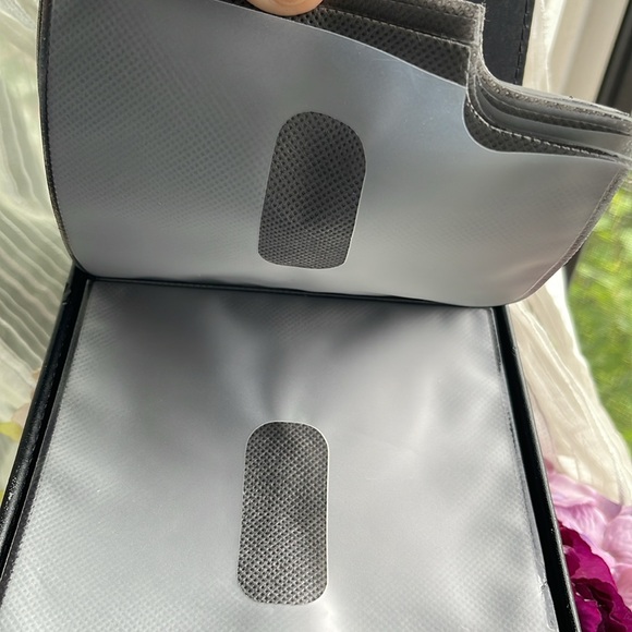 MERCEDES BENZ CD case - Picture 4 of 8